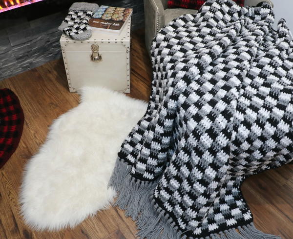 Rustic Farmhouse Plaid Throw Rustic Farmhouse Plaid Throw