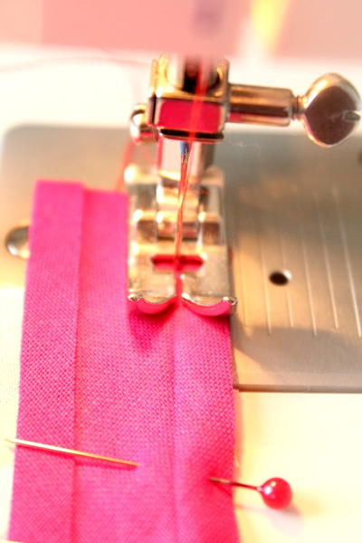 HOW TO SEW SINGLE FOLD BIAS TAPE