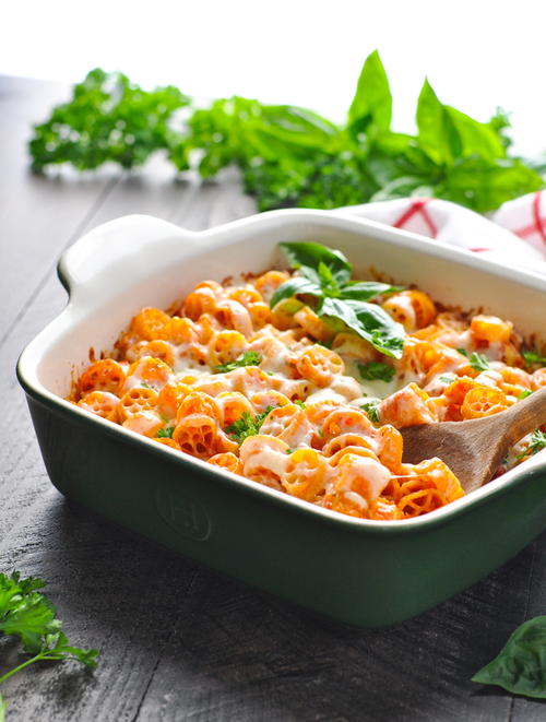 Dump-and-Bake Wagon Wheel Pasta Casserole Dump-and-Bake Wagon Wheel Pasta Casserole