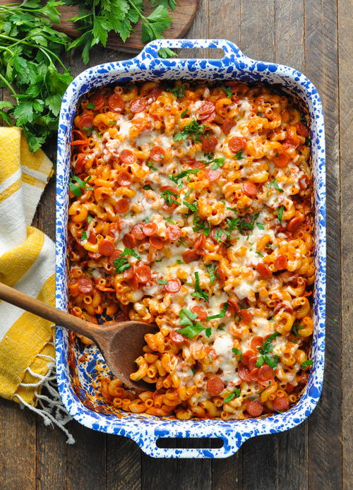 4-Ingredient Dump-and-Bake Pizza Casserole 4-Ingredient Dump-and-Bake Pizza Casserole