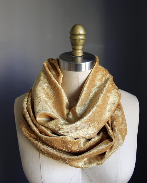 How To Sew A Velvet Infinity Scarf In 20 Min How To Sew A Velvet Infinity Scarf In 20 Min.