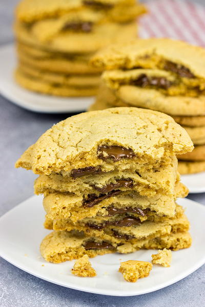 Chocolate Stuffed Peanut Butter Cookies Chocolate Stuffed Peanut Butter Cookies