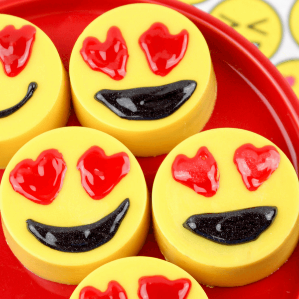 Heart Eyes Emoji Valentine Oreos Heart Eyes Emoji Valentine Oreos