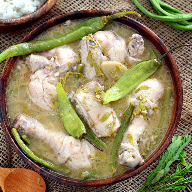 Sinampalukang Manok Sinampalukang Manok