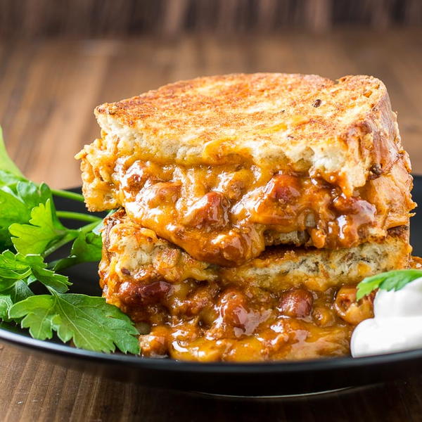 Chili Cheese Grilled Sandwiches