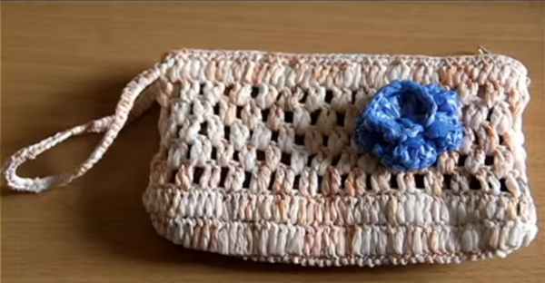 How to Make a Purse from Plastic Bags
