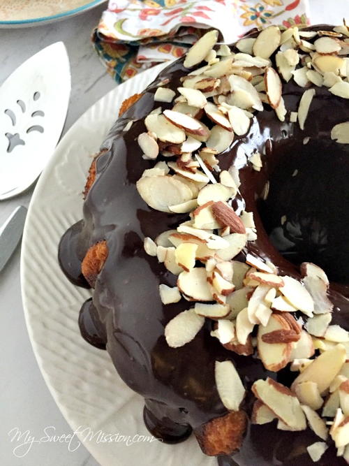 Moist Chocolate Vanilla Cake with Chocolate Ganache Moist Chocolate & Vanilla Cake with Chocolate Ganache