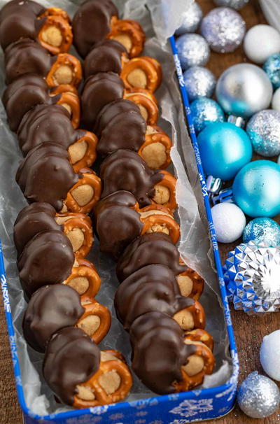 Chocolate Covered Peanut Butter Pretzels