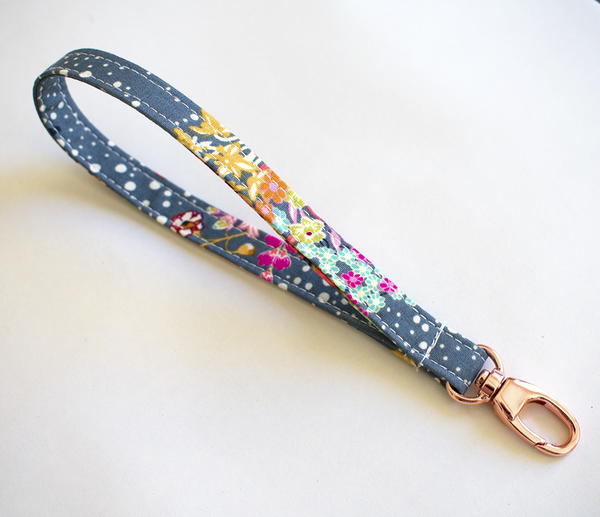 Swivel Clip Wristlet Tutorial Swivel Clip Wristlet Tutorial