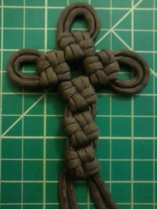 Macrame Paracord Celtic Cross Macrame Paracord Celtic Cross
