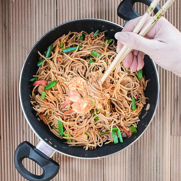 Easy shrimp chow mein