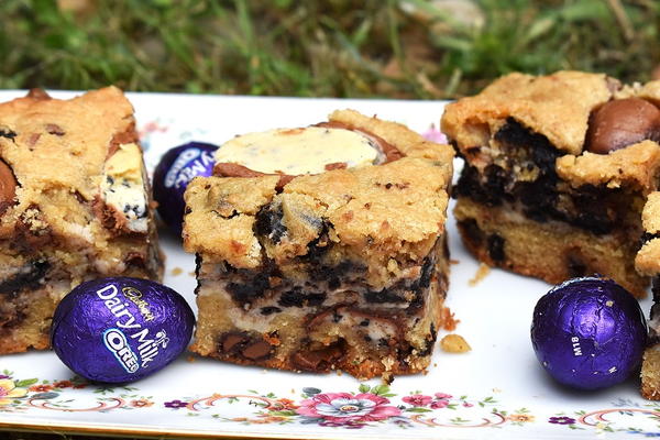 Oreo Creme Egg Cookie Bars Oreo Creme Egg Cookie Bars