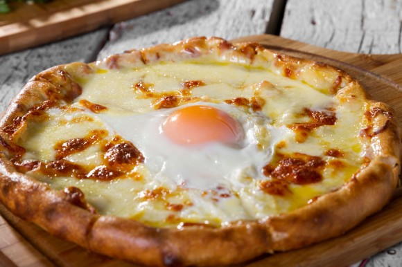 Pita Egg Pizza Pita Egg Pizza