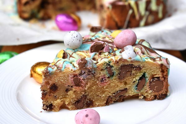 Mini Egg Cookie Pie Mini Egg Cookie Pie