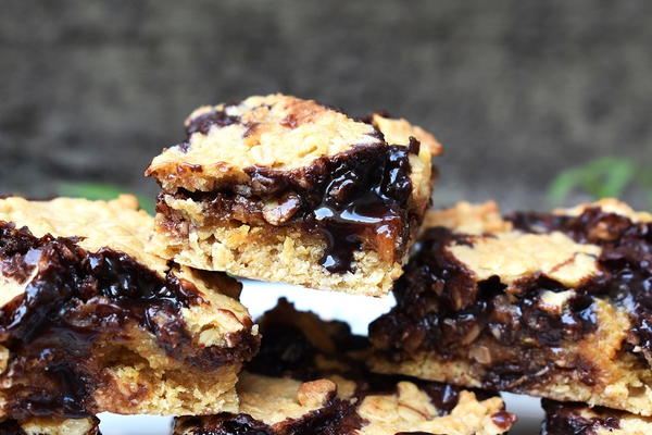 Chocolate Fudge Caramel Oat Bars Chocolate Fudge Caramel Oat Bars