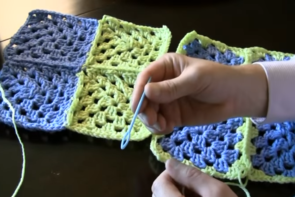 How to Attach Granny SquaresMethod 3