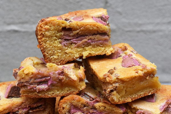 Ruby KitKat Blondies Ruby KitKat Blondies