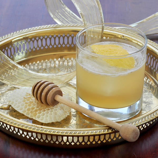 Gold Rush Cocktail Gold Rush Cocktail