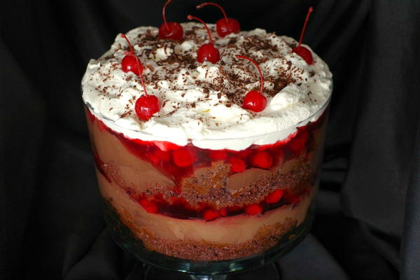 NO BAKE Black Forest Trifle NO BAKE Black Forest Trifle