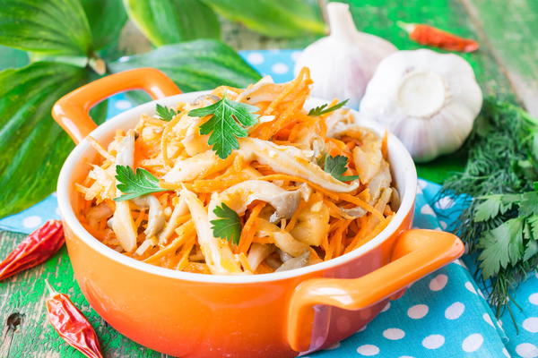 Korean Oyster Mushrooms with Carrots and Onion Korean Oyster Mushrooms with Carrots and Onion