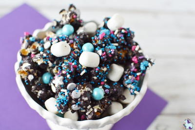 Galaxy Popcorn Snack Mix