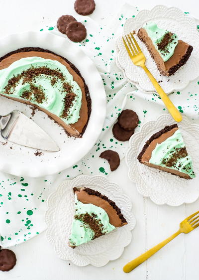 Homemade Thin Mint Chocolate Pie Homemade Thin Mint Chocolate Pie