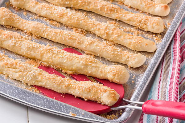 Easy Homemade Breadsticks