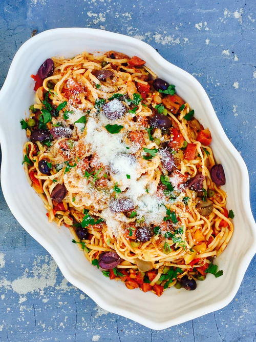 Chunky Beef Frankfurters Vegetables and Kalamata Olives Linguini Chunky Beef Frankfurters Vegetables and Kalamata Olives Linguini