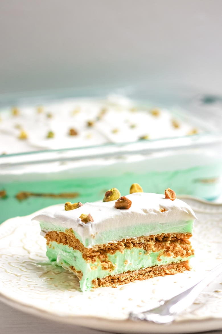 Pistachio Pudding Icebox Cake | RecipeLion.com