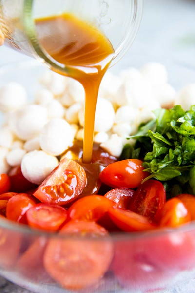 Caprese Cherry Tomato Salad Caprese Cherry Tomato Salad