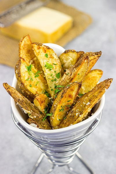Oven-Baked Garlic Parmesan Potato Wedges Oven-Baked Garlic Parmesan Potato Wedges
