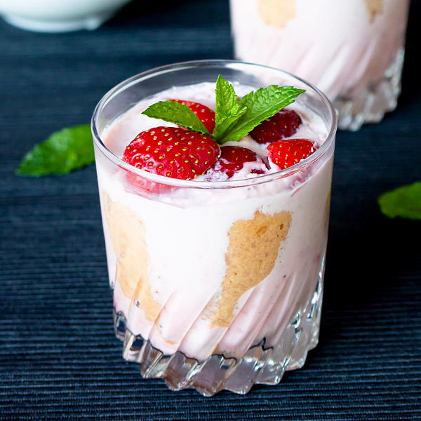 Individual Strawberry Charlotte Cake Individual Strawberry Charlotte Cake