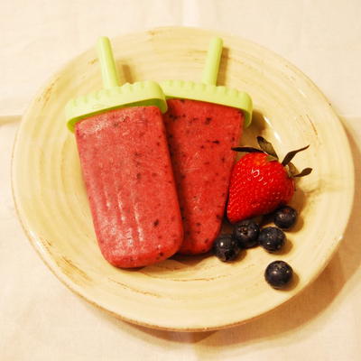 Healthy Homemade Strawberry Apple Ice Pops