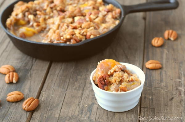 Peach Crumble with Butter Pecan Topping Peach Crumble with Butter Pecan Topping