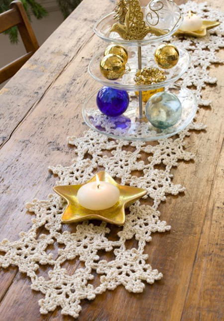Dainty Snowflake Table Runner Dainty Snowflake Table Runner