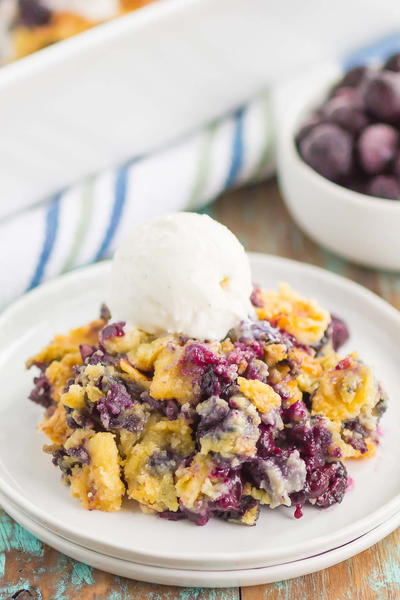 Easy Blueberry Dump Cake Easy Blueberry Dump Cake