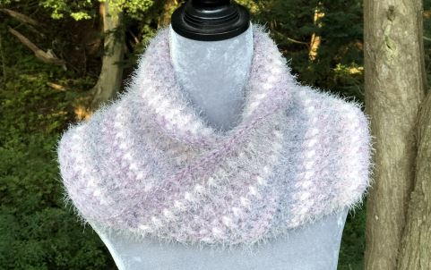 Cute Bulky Yarn Crochet Cowl Pattern Cute Bulky Yarn Crochet Cowl Pattern