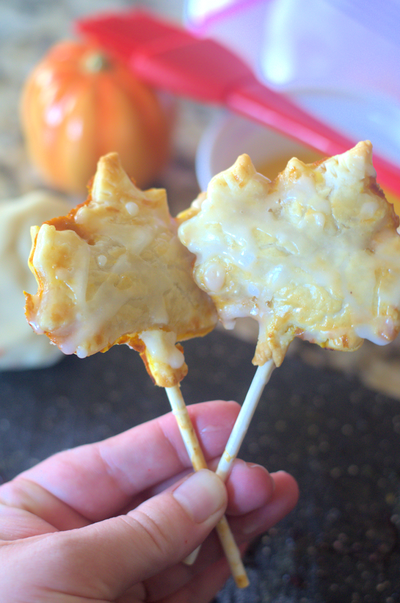 Maple Leaf Pumpkin Pie Pops Maple Leaf Pumpkin Pie Pops