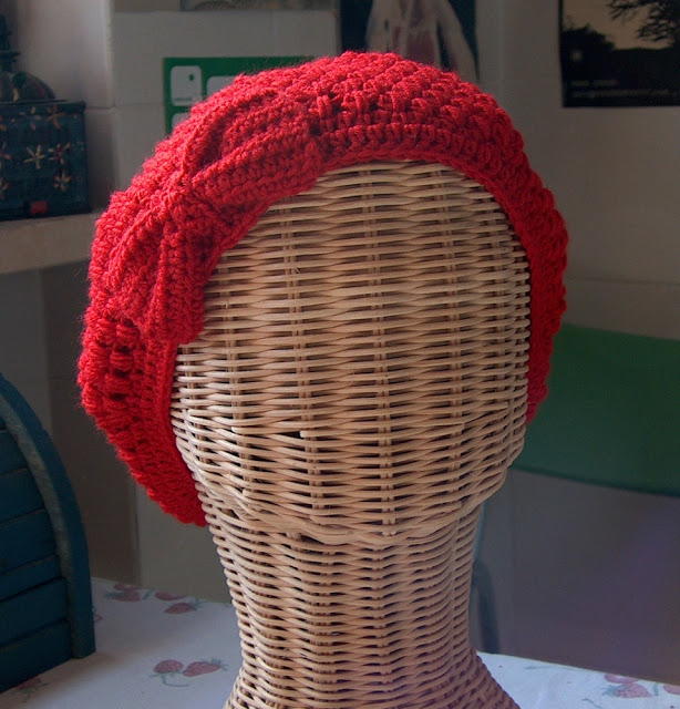 Puff Stitch Crochet Beret with Bow Puff Stitch Crochet Beret with Bow