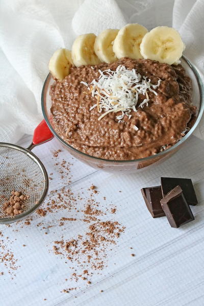 Chocolate Chia Pudding with Bananas Chocolate Chia Pudding with Bananas