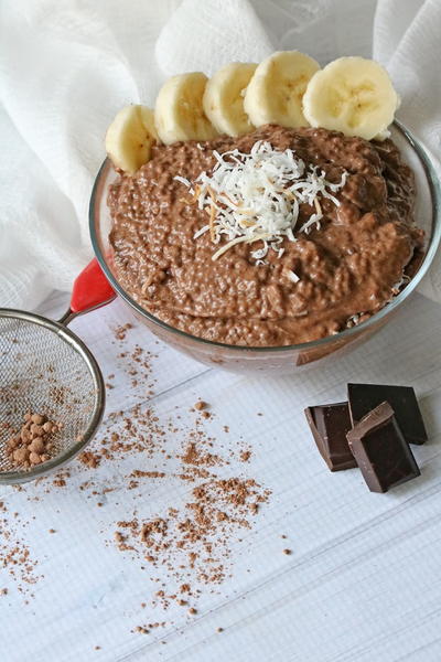 Chocolate Chia Pudding with Bananas