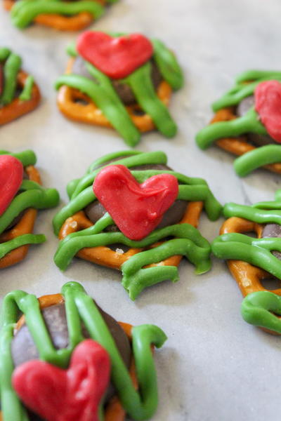 Grinch Inspired Christmas Bites Grinch Inspired Christmas Bites