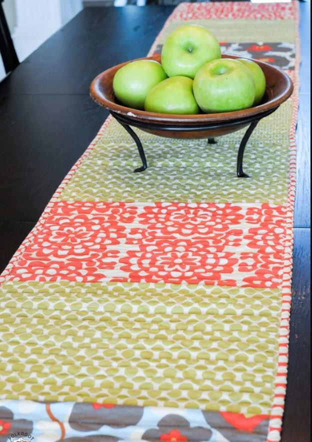 simple-fat-quarter-table-runner-favequilts