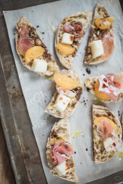 Mandarin Bruschetta with Prosciutto and Mozzarella Mandarin Bruschetta with Prosciutto and Mozzarella