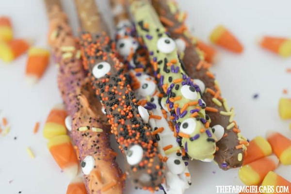 Eye Of Newt Halloween Pretzels Eye Of Newt Halloween Pretzels