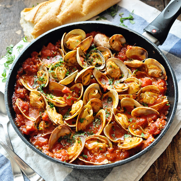Spicy Spanish Clams with Tomatoes Spicy Spanish Clams with Tomatoes