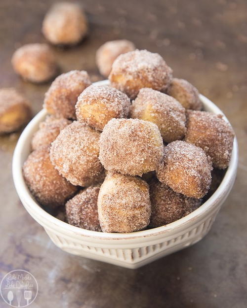 Auntie Annes-Inspired Cinnamon Sugar Pretzel Bites