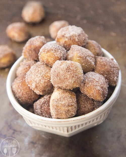 Auntie Annes-Inspired Cinnamon Sugar Pretzel Bites Auntie Annes-Inspired Cinnamon Sugar Pretzel Bites