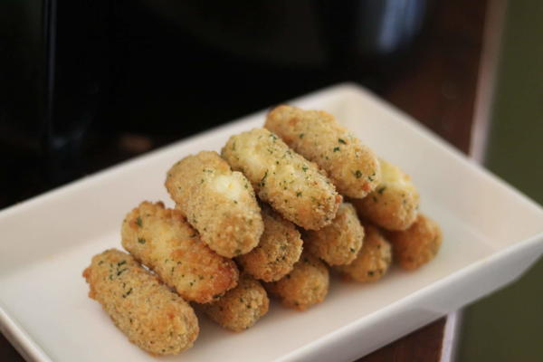 Air Fryer Frozen Mozzarella Sticks Air Fryer Frozen Mozzarella Sticks