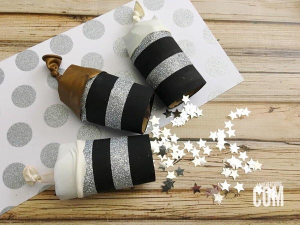 DIY New Years Eve Party Poppers DIY New Years Eve Party Poppers